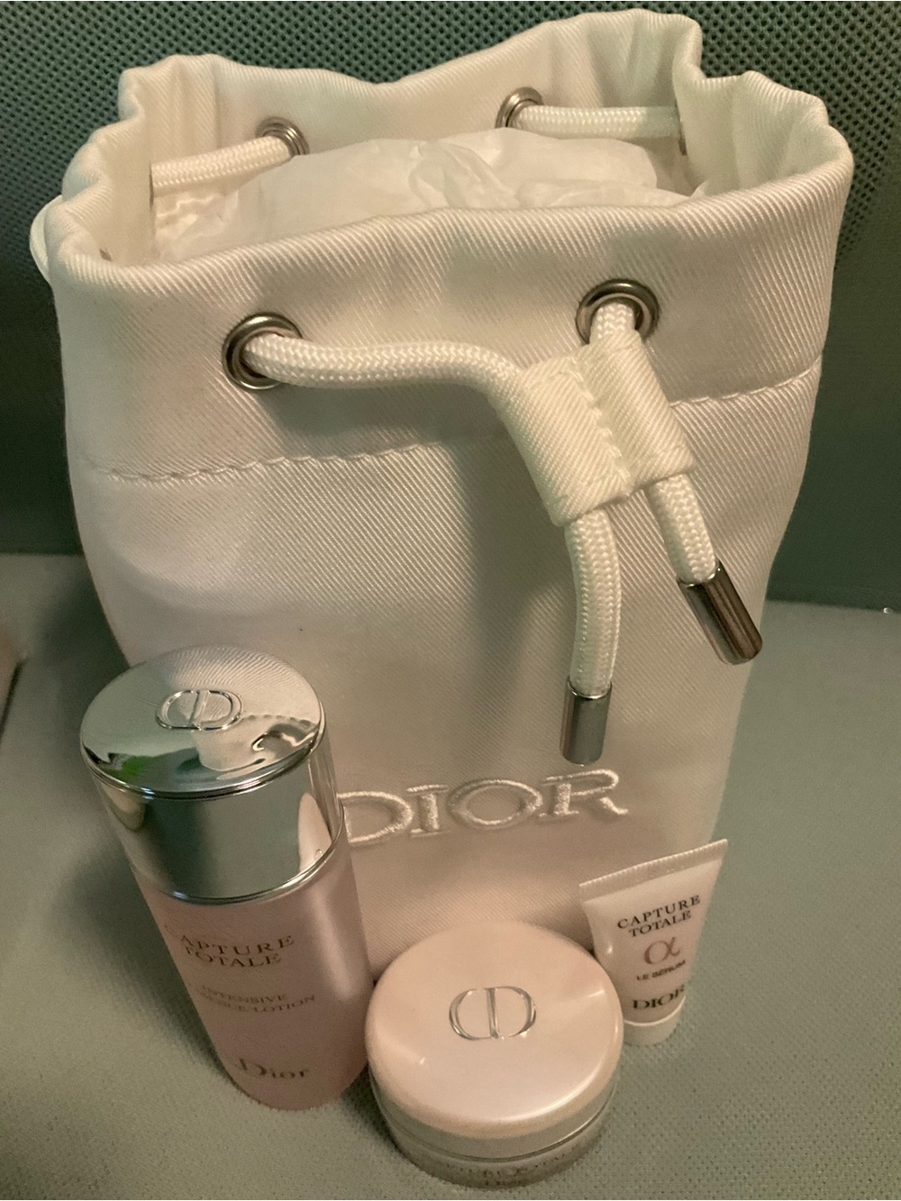 Christian Dior White Embroidered Drawstring Pouch With Skincare new - Picture 5 of 5
